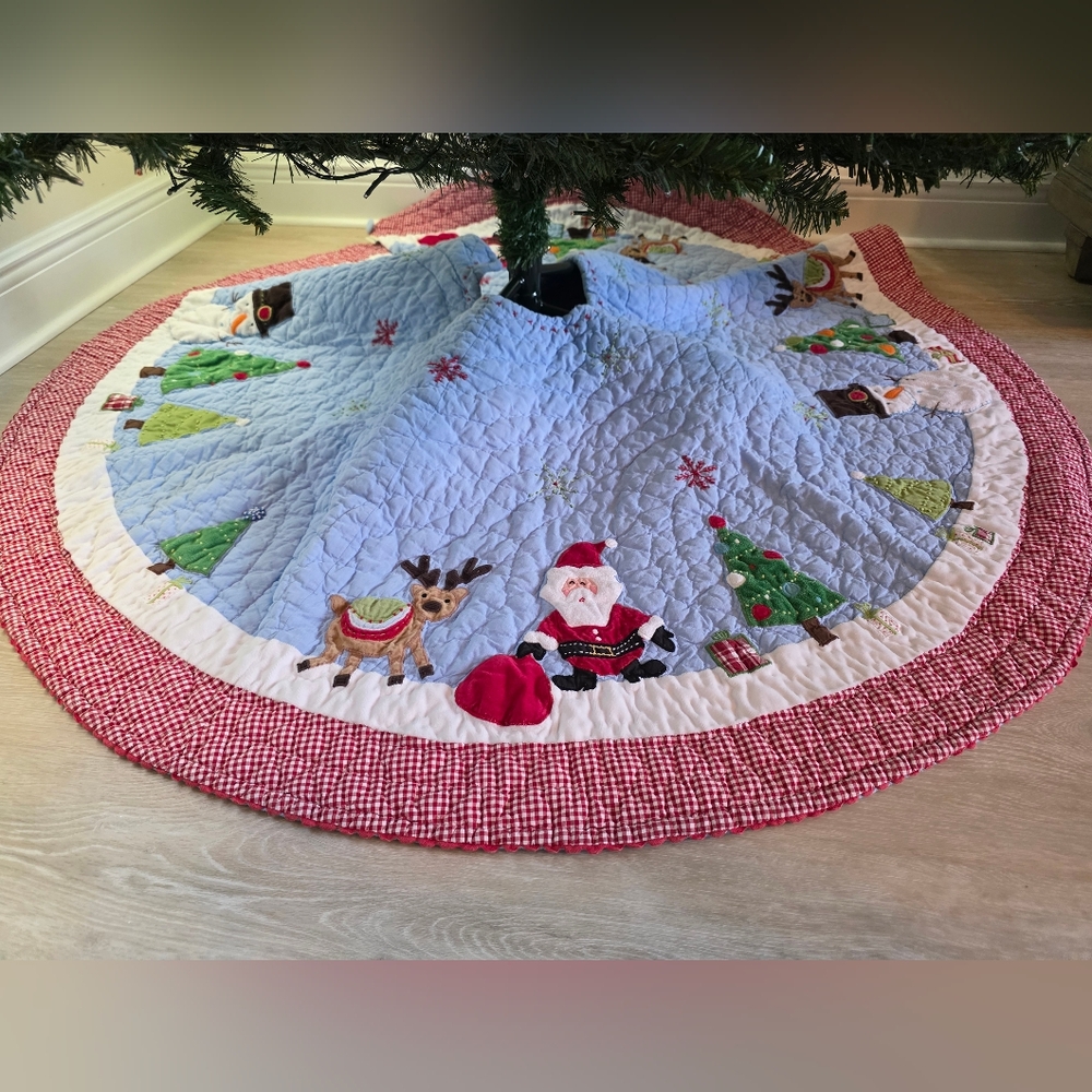 Pottery Barn Kids Vintage Quilted Tree Skirt 60" Applique Santa Reindeer - Picture 2 of 11